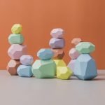 Pierres colorées à empiler – Jeu empilement en bois - jeux éducatif montessori