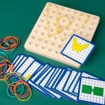 Plaque Montessori à élastiques - jeux éducatif montessori